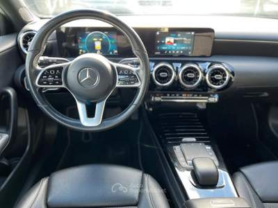 Mercedes-Benz Classe A A 200 d Automatic Business Bianco usata Nocera Inferiore