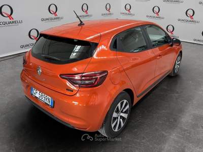 Renault Clio 1.6 E-TECH FULL HYBRID EVOLUTION 145CV AUTO Arancione usata Milano