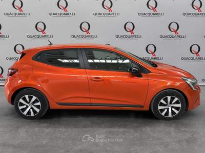 Renault Clio 1.6 E-TECH FULL HYBRID EVOLUTION 145CV AUTO Arancione usata Milano