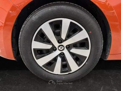 Renault Clio 1.6 E-TECH FULL HYBRID EVOLUTION 145CV AUTO Arancione usata Milano