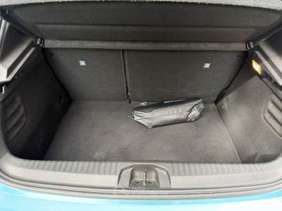 Renault Clio 1.6 E-TECH HYBRID INTENS 140CV AUTO MY21 Blu/Azzurro usata Milano