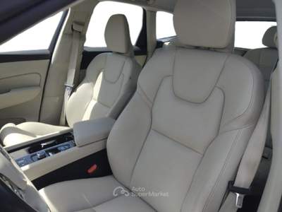 Volvo XC60 B4 D AWD automatico Inscription Blu/Azzurro usata Roma