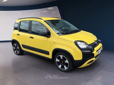 Fiat Panda Panda III 2021 Cross Panda 1.2 easypower City Cross Gpl s&s 69cv Giallo usata Torino