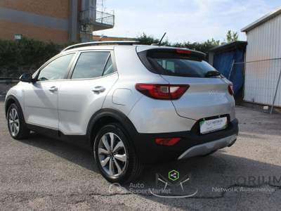 Kia Stonic URBAN Rosso usata Napoli