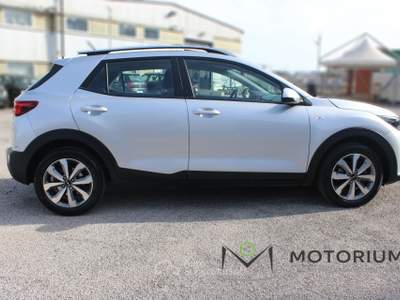 Kia Stonic URBAN Rosso usata Napoli