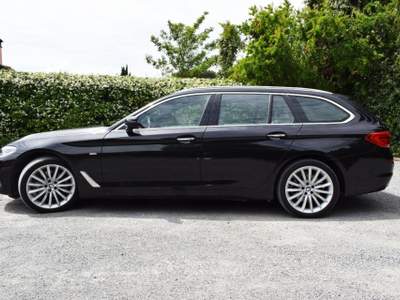 BMW Serie 5 530d Futura d Touring Luxury auto Nero usata Roma
