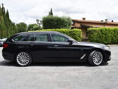 BMW Serie 5 530d Futura d Touring Luxury auto Nero usata Roma
