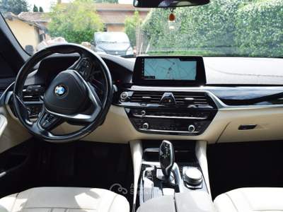 BMW Serie 5 530d Futura d Touring Luxury auto Nero usata Roma