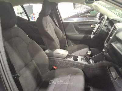 Volvo XC40 VOLVO XC40 2.0D D3 150CV 6M. MOMENTUM CORE ( FARI Nero usata Salerno