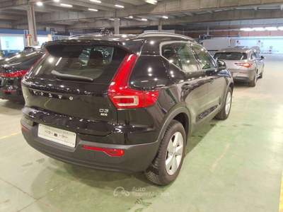 Volvo XC40 VOLVO XC40 2.0D D3 150CV 6M. MOMENTUM CORE ( FARI Nero usata Salerno