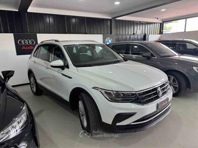 Volkswagen Tiguan Anno 12/2021 2.0 TDI 150 CV SCR DSG Elegance Bianco usata Torino