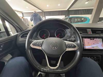 Volkswagen Tiguan Anno 12/2021 2.0 TDI 150 CV SCR DSG Elegance Bianco usata Torino