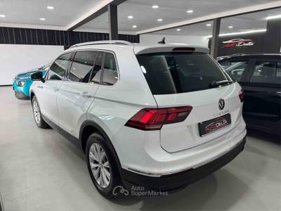 Volkswagen Tiguan Anno 12/2021 2.0 TDI 150 CV SCR DSG Elegance Bianco usata Torino