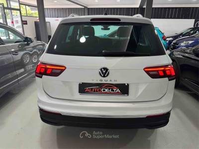 Volkswagen Tiguan Anno 12/2021 2.0 TDI 150 CV SCR DSG Elegance Bianco usata Torino