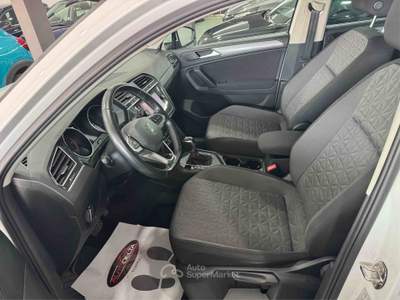 Volkswagen Tiguan Anno 12/2021 2.0 TDI 150 CV SCR DSG Elegance Bianco usata Torino