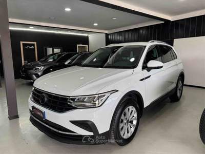 Volkswagen Tiguan Anno 12/2021 2.0 TDI 150 CV SCR DSG Elegance Bianco usata Torino