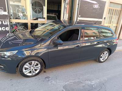 Peugeot 308 1600 BlueHDi 100 CV SW Business NAVI Grigio usata Corato