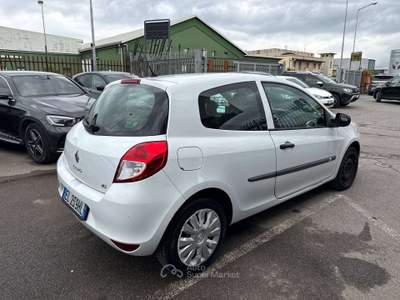 Renault Clio 3p 1.5 dci AUTOCARRO 2 POSTI Bianco usata Lallio