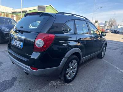 Chevrolet Captiva 2.0 vcdi 16v LT 7 posti Nero usata Lallio