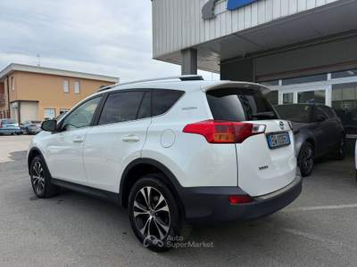 Toyota RAV4 2.2 d-cat Lounge 4wd 150cv auto Bianco usata Lallio