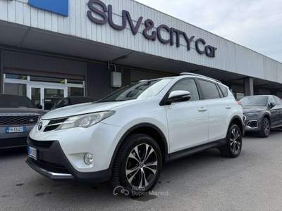 Toyota RAV4 2.2 d-cat Lounge 4wd 150cv auto Bianco usata Lallio