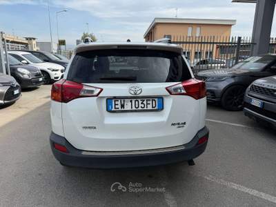 Toyota RAV4 2.2 d-cat Lounge 4wd 150cv auto Bianco usata Lallio