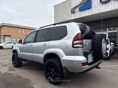 Toyota Land Cruiser 5p 3.0 d-4d GPL / 8 POSTI Grigio usata Lallio