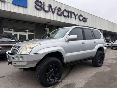 Toyota Land Cruiser 5p 3.0 d-4d GPL / 8 POSTI Grigio usata Lallio