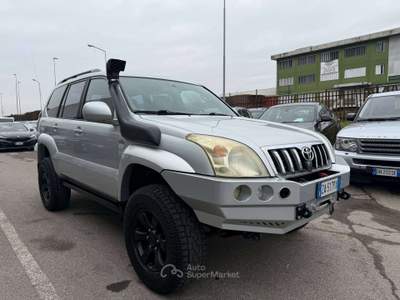 Toyota Land Cruiser 5p 3.0 d-4d GPL / 8 POSTI Grigio usata Lallio