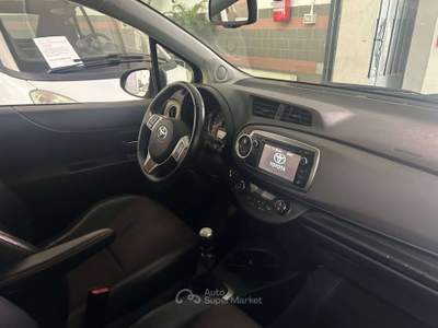 Toyota Yaris Yaris 5p 1.3 dual Sol my10 Rosso usata MILANO