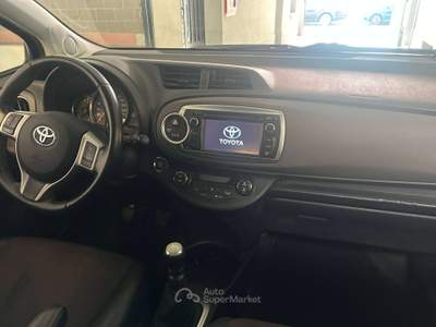 Toyota Yaris Yaris 5p 1.3 dual Sol my10 Rosso usata MILANO