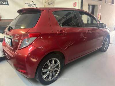 Toyota Yaris Yaris 5p 1.3 dual Sol my10 Rosso usata MILANO