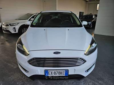 Ford Focus 2015 5p 1.5 tdci Plus s E6 neopatentati Bianco usata Martinengo