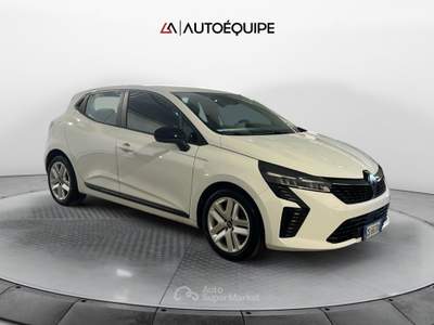 Renault Clio V 2023 1.0 tce Evolution Gpl 100cv Bianco usata Roma