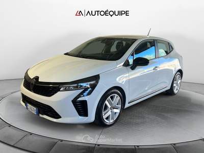 Renault Clio V 2023 1.0 tce Evolution Gpl 100cv Bianco usata Roma