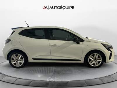 Renault Clio V 2023 1.0 tce Evolution Gpl 100cv Bianco usata Roma