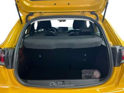 Peugeot 208 II 2019 1.2 puretech Active Pack s&s 75cv Giallo usata Roma