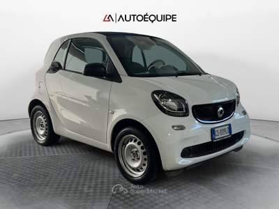 Smart ForTwo III 2015 1.0 Youngster 71cv c/S.S. Bianco usata Roma