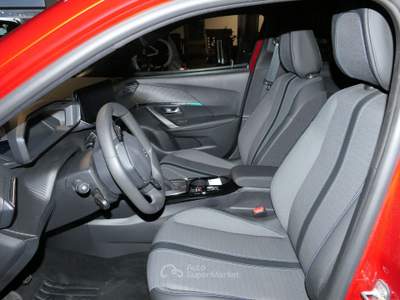 Peugeot 2008 PureTech 100 Allure Pack S/S Rosso usata Brunico