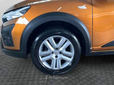 Dacia Sandero Stepway III 2021 Stepway 1.0 tce Comfort Eco-g 100cv Arancione usata Roma