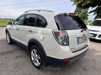 Chevrolet Captiva 2.2 LTZ 184cv  7 POSTI  *CAMBIO AUTOMATICO* Bianco usata Inzago