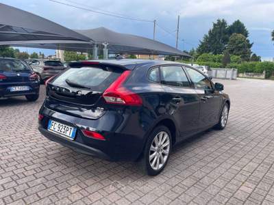 Volvo V40 V40 D2 Geartronic Kinetic Blu/Azzurro usata Cittadella