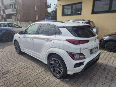 Hyundai Kona 1.6 CRDI 4WD Hybrid 48V DCT NLine Bianco usata Sesto San Giovanni