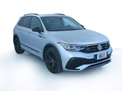 Volkswagen Tiguan 2.0 TDI SCR 110KW R-Line DSG Fari IQ.Light LED Matrix/R-Line "Black Style" Pack/Park Pilot Argento usata Feltre