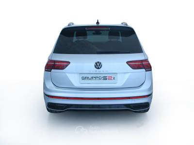 Volkswagen Tiguan 2.0 TDI SCR 110KW R-Line DSG Fari IQ.Light LED Matrix/R-Line "Black Style" Pack/Park Pilot Argento usata Feltre