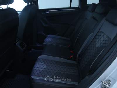 Volkswagen Tiguan 2.0 TDI SCR 110KW R-Line DSG Fari IQ.Light LED Matrix/R-Line "Black Style" Pack/Park Pilot Argento usata Feltre