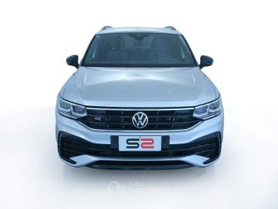Volkswagen Tiguan 2.0 TDI SCR 110KW R-Line DSG Fari IQ.Light LED Matrix/R-Line "Black Style" Pack/Park Pilot Argento usata Feltre