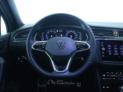 Volkswagen Tiguan 2.0 TDI SCR 110KW R-Line DSG Fari IQ.Light LED Matrix/R-Line "Black Style" Pack/Park Pilot Argento usata Feltre