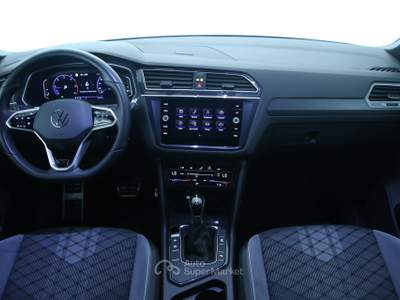 Volkswagen Tiguan 2.0 TDI SCR 110KW R-Line DSG Fari IQ.Light LED Matrix/R-Line "Black Style" Pack/Park Pilot Argento usata Feltre