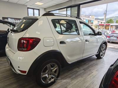 Dacia Sandero Stepway 1.5 Blue dCi 95 CV Comfort Bianco usata Montecatini-Terme